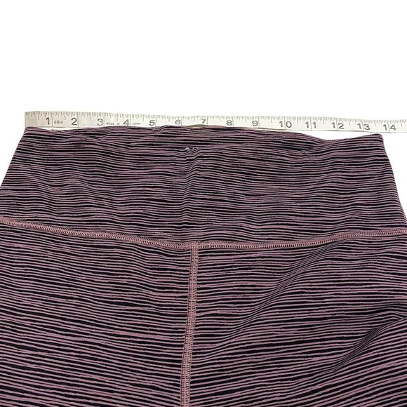 Athleta Ultimate Linear Lines Capri Black Volcanic Violet Size Small - Picture 9 of 10